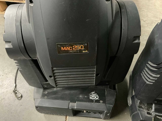 Martin mac 250 wash movinghead (2x) - afbeelding 10 van  10