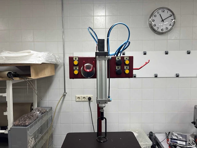 Martinmechanic knopenintrekmachine - afbeelding 7 van  13