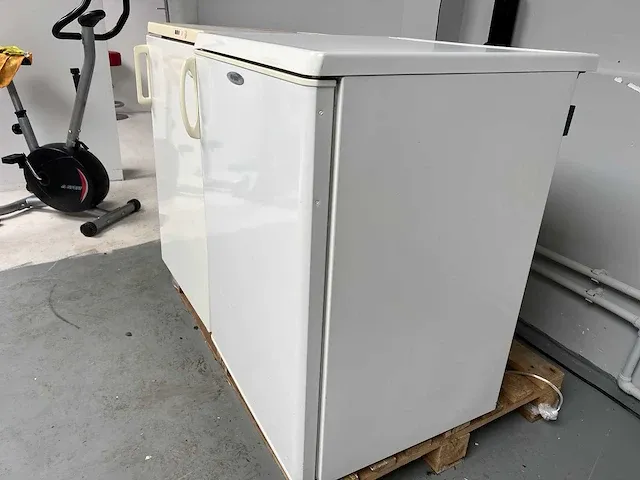 Marynen - koelkast tafelmodel + frigidaire vriezer tafelmodel - afbeelding 2 van  11