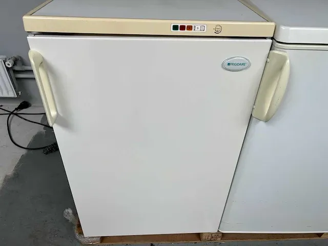 Marynen - koelkast tafelmodel + frigidaire vriezer tafelmodel - afbeelding 5 van  11