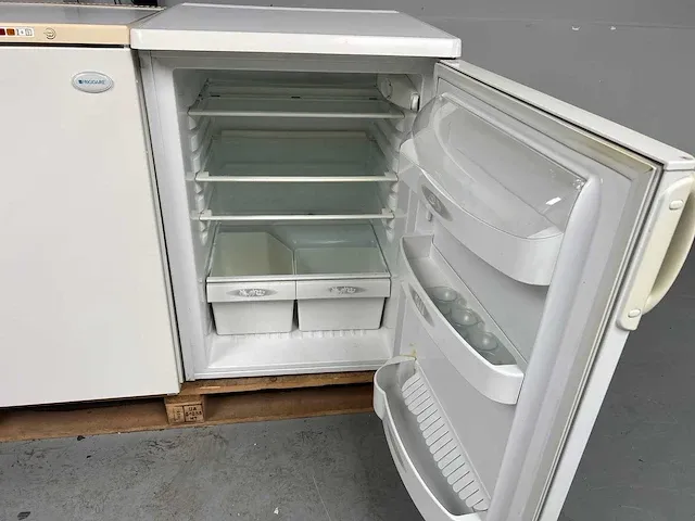 Marynen - koelkast tafelmodel + frigidaire vriezer tafelmodel - afbeelding 11 van  11
