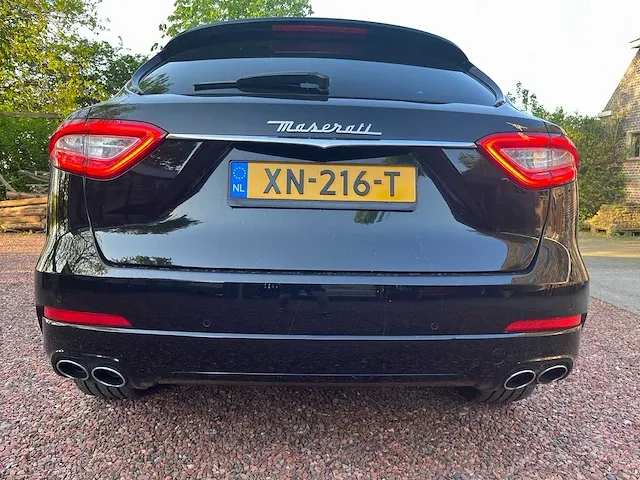 Maserati - levante - personenauto - afbeelding 17 van  23