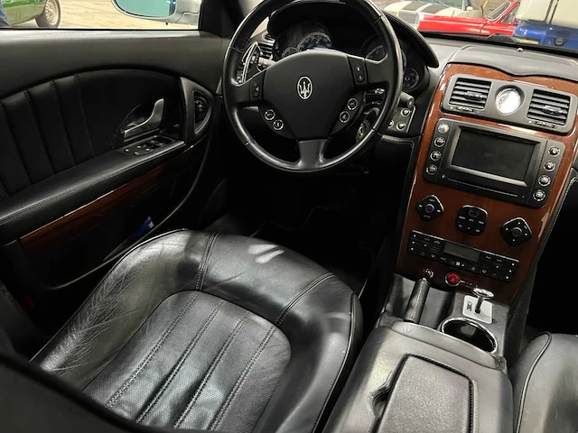 Maserati - quattroporte - youngtimer > 15 - 2005 - afbeelding 8 van  39