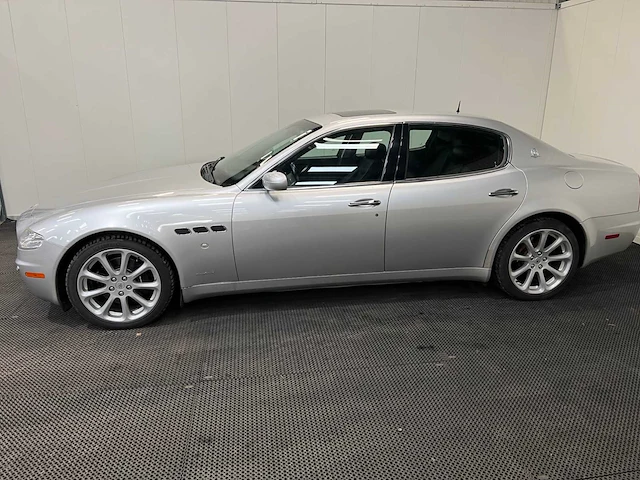 Maserati - quattroporte - youngtimer > 15 - 2005 - afbeelding 12 van  39