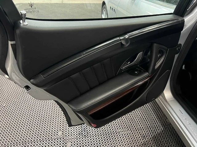Maserati - quattroporte - youngtimer > 15 - 2005 - afbeelding 27 van  39