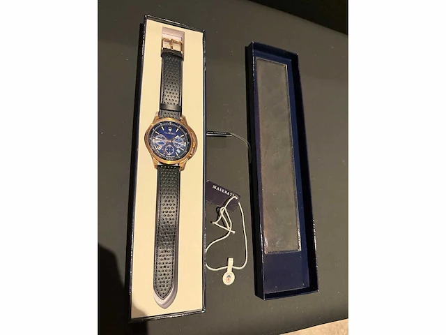 Maserati - v8 - heren horloge - sieraad - afbeelding 8 van  12