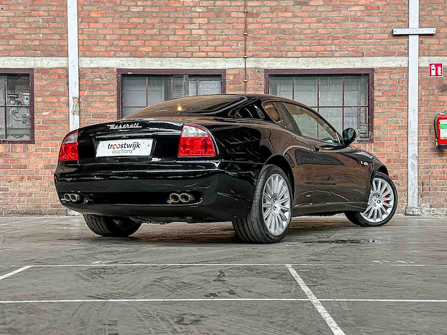 Maserati coupé cambiocorsa 4200 gt 4.2 v8 390pk 2004 youngtimer - afbeelding 32 van  33
