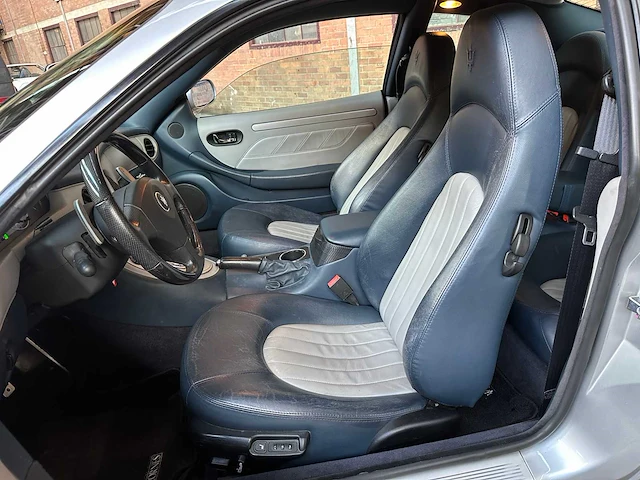 Maserati coupé cambiocorsa 4200 gt 4.2 v8 390pk 2005 youngtimer - afbeelding 30 van  36