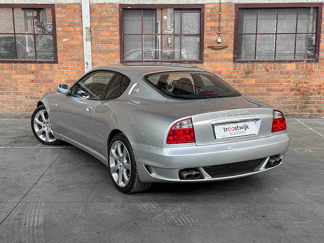 Maserati coupé cambiocorsa 4200 gt 4.2 v8 390pk 2005 youngtimer - afbeelding 5 van  36