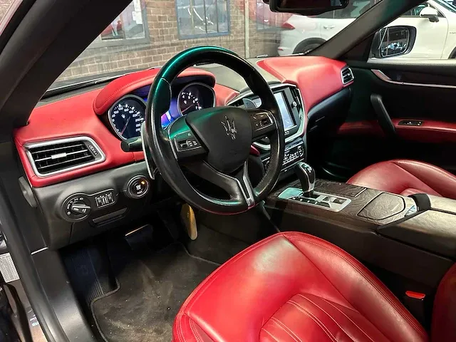 Maserati ghibli 3.0 v6 330pk 2014 -orig. nl-, 1-tgt-21 - afbeelding 26 van  52