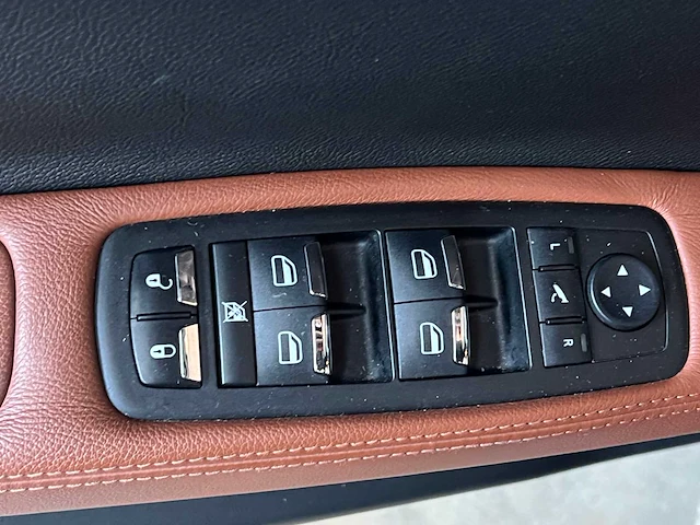 Maserati ghibli 3.0 v6 d 275pk 2014, x-048-bf - afbeelding 13 van  46