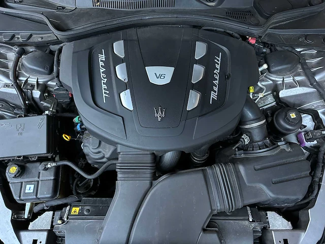 Maserati ghibli 3.0 v6 d 275pk 2015, 9-zhh-55 - afbeelding 46 van  52