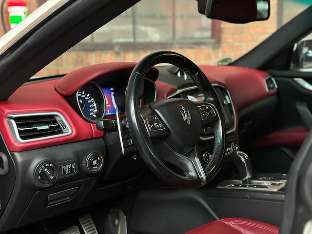 Maserati ghibli 3.0 v6 d 275pk 2015, 9-zsl-90 - afbeelding 21 van  49