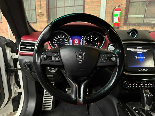 Maserati ghibli 3.0 v6 d 275pk 2015, 9-zsl-90 - afbeelding 22 van  49