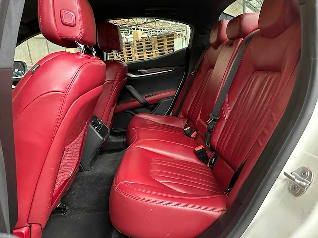 Maserati ghibli 3.0 v6 d 275pk 2015, 9-zsl-90 - afbeelding 37 van  49