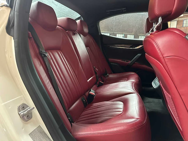 Maserati ghibli 3.0 v6 d 275pk 2015, 9-zsl-90 - afbeelding 43 van  49