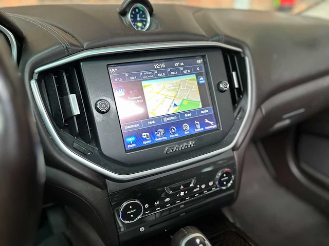 Maserati ghibli 3.0 v6 d 275pk 2015 (origineel-nl), hf-346-h - afbeelding 25 van  65