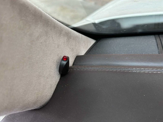 Maserati ghibli 3.0 v6 d 275pk 2015 (origineel-nl), hf-346-h - afbeelding 30 van  65