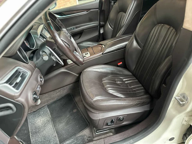 Maserati ghibli 3.0 v6 d 275pk 2015 (origineel-nl), hf-346-h - afbeelding 37 van  65