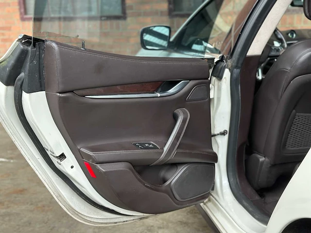 Maserati ghibli 3.0 v6 d 275pk 2015 (origineel-nl), hf-346-h - afbeelding 41 van  65