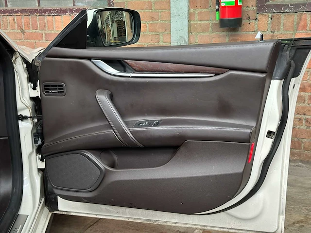 Maserati ghibli 3.0 v6 d 275pk 2015 (origineel-nl), hf-346-h - afbeelding 56 van  65