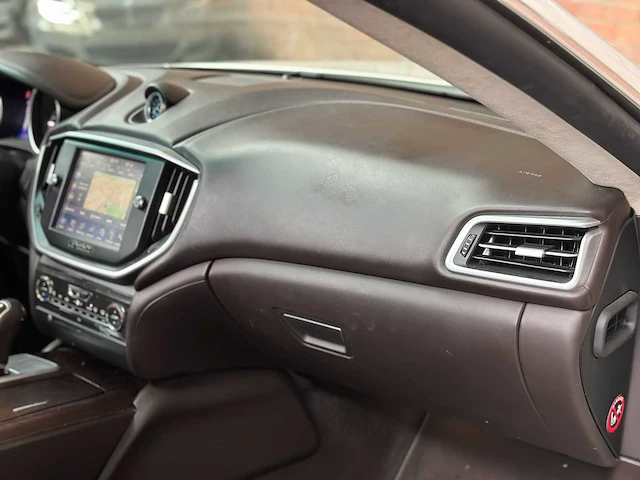 Maserati ghibli 3.0 v6 d 275pk 2015 (origineel-nl), hf-346-h - afbeelding 58 van  65