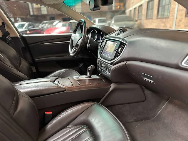 Maserati ghibli 3.0 v6 d 275pk 2015 (origineel-nl), hf-346-h - afbeelding 62 van  65