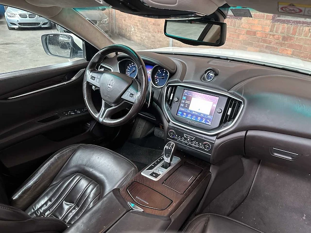 Maserati ghibli 3.0 v6 d 275pk 2015 (origineel-nl), hf-346-h - afbeelding 63 van  65
