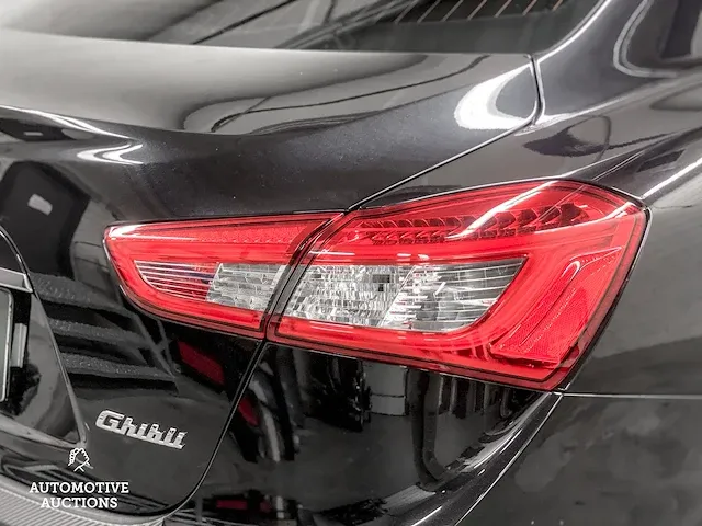Maserati ghibli 3.0 v6 d gransport facelift -orig. nl- 275pk 2017, pg-705-r - afbeelding 10 van  59