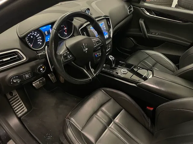 Maserati ghibli 3.0 v6 d gransport facelift -orig. nl- 275pk 2017, pg-705-r - afbeelding 20 van  59