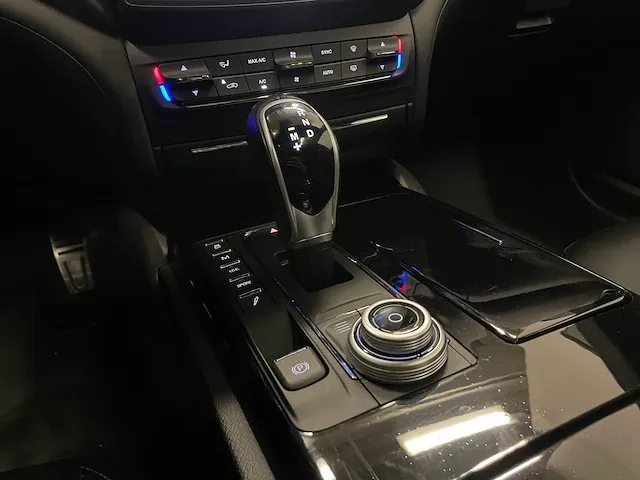 Maserati ghibli 3.0 v6 d gransport facelift -orig. nl- 275pk 2017, pg-705-r - afbeelding 24 van  59