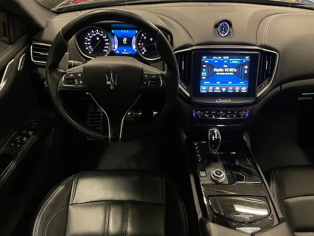 Maserati ghibli 3.0 v6 d gransport facelift -orig. nl- 275pk 2017, pg-705-r - afbeelding 27 van  59