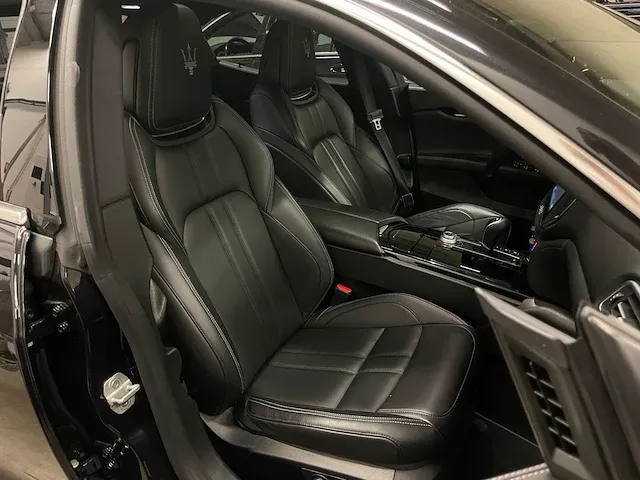 Maserati ghibli 3.0 v6 d gransport facelift -orig. nl- 275pk 2017, pg-705-r - afbeelding 48 van  59