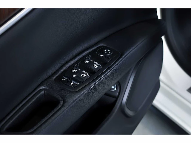 Maserati ghibli q4 sedan 3,0l v6 - 2015 - afbeelding 9 van  100
