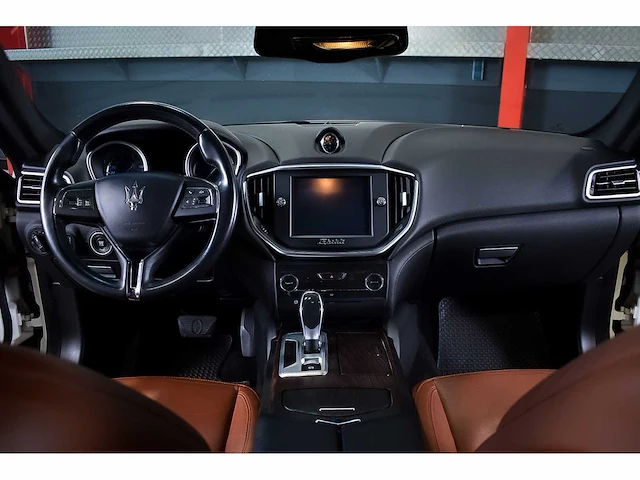 Maserati ghibli q4 sedan 3,0l v6 - 2015 - afbeelding 27 van  100
