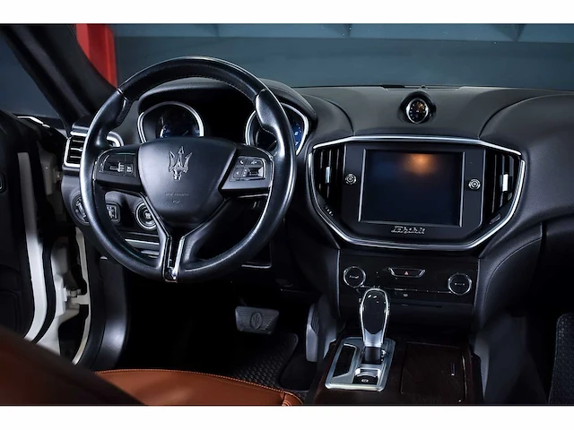Maserati ghibli q4 sedan 3,0l v6 - 2015 - afbeelding 29 van  100