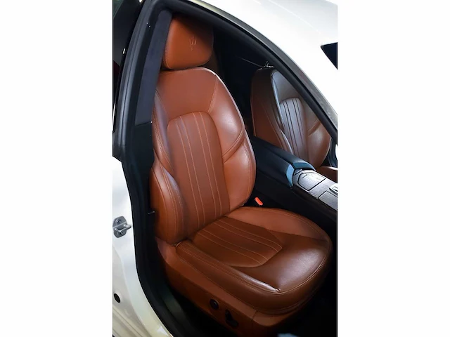 Maserati ghibli q4 sedan 3,0l v6 - 2015 - afbeelding 39 van  100