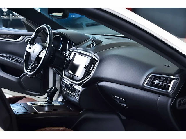 Maserati ghibli q4 sedan 3,0l v6 - 2015 - afbeelding 41 van  100
