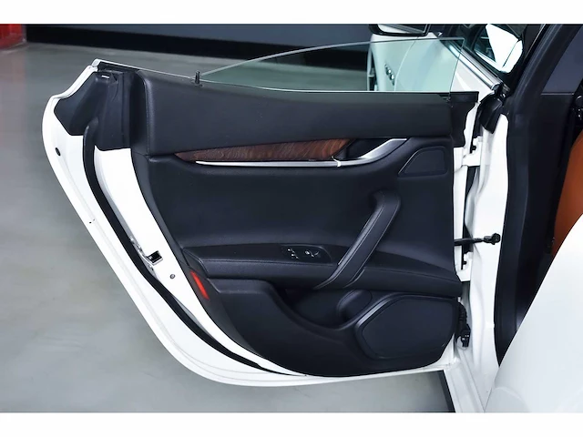 Maserati ghibli q4 sedan 3,0l v6 - 2015 - afbeelding 47 van  100