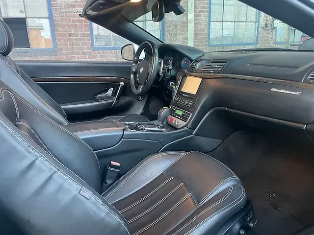 Maserati gran cabrio 4.7 460pk 2010 - afbeelding 25 van  52