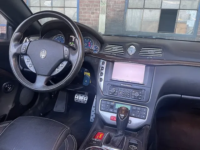 Maserati gran cabrio 4.7 460pk 2010 - afbeelding 30 van  52