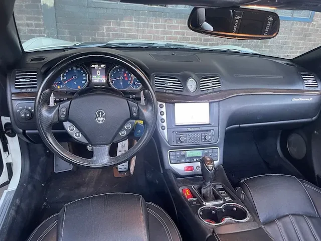 Maserati gran cabrio 4.7 460pk 2010 - afbeelding 31 van  52