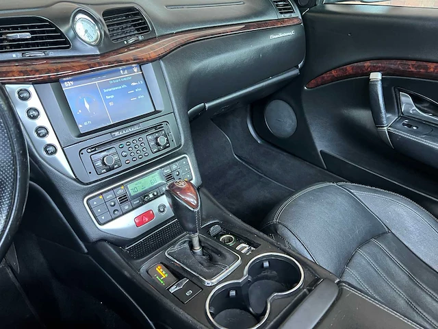 Maserati grancabrio 4.2 v8 402pk 2010 - afbeelding 27 van  52