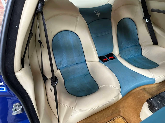 Maserati gransport coupé 4.2 v8 400pk 2005 youngtimer - afbeelding 30 van  39