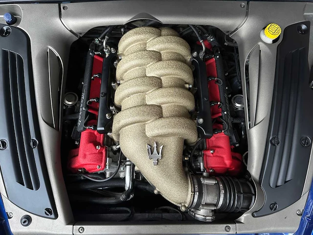 Maserati gransport coupé 4.2 v8 400pk 2005 youngtimer - afbeelding 32 van  39
