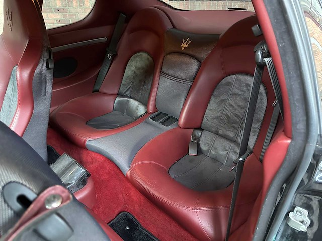 Maserati gransport coupe 4.2 v8 400pk 2006 -youngtimer- - afbeelding 26 van  38