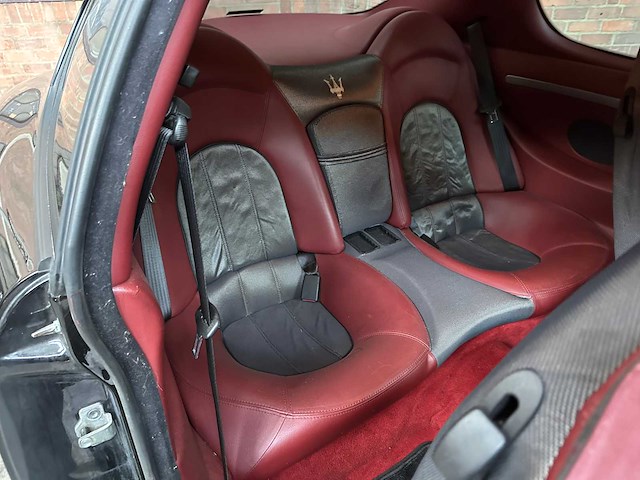 Maserati gransport coupe 4.2 v8 400pk 2006 -youngtimer- - afbeelding 28 van  38
