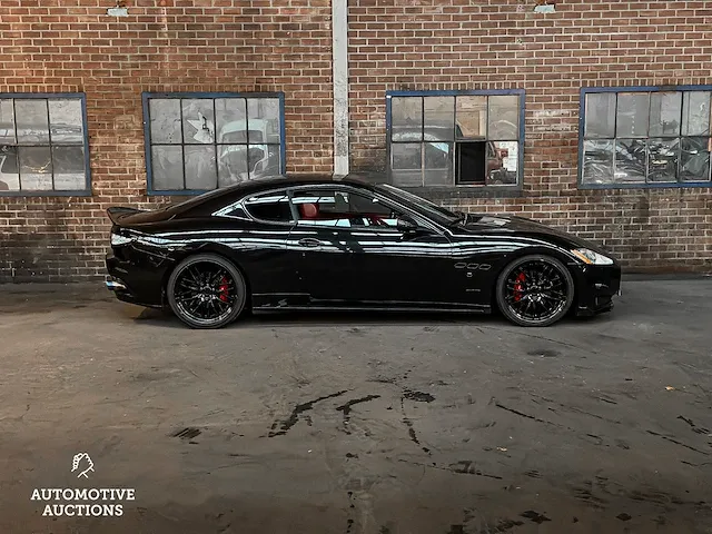 Maserati granturismo 4.2 v8 405pk 2008 -youngtimer- - afbeelding 2 van  49