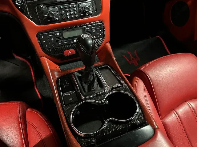 Maserati granturismo 4.2 v8 405pk 2008 -youngtimer- - afbeelding 30 van  49