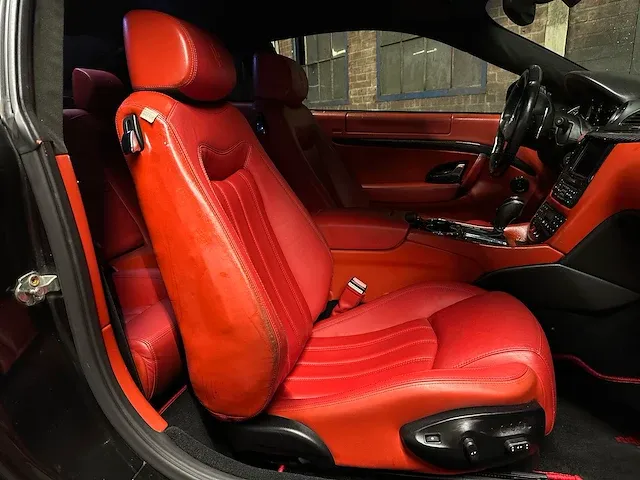 Maserati granturismo 4.2 v8 405pk 2008 -youngtimer- - afbeelding 39 van  49